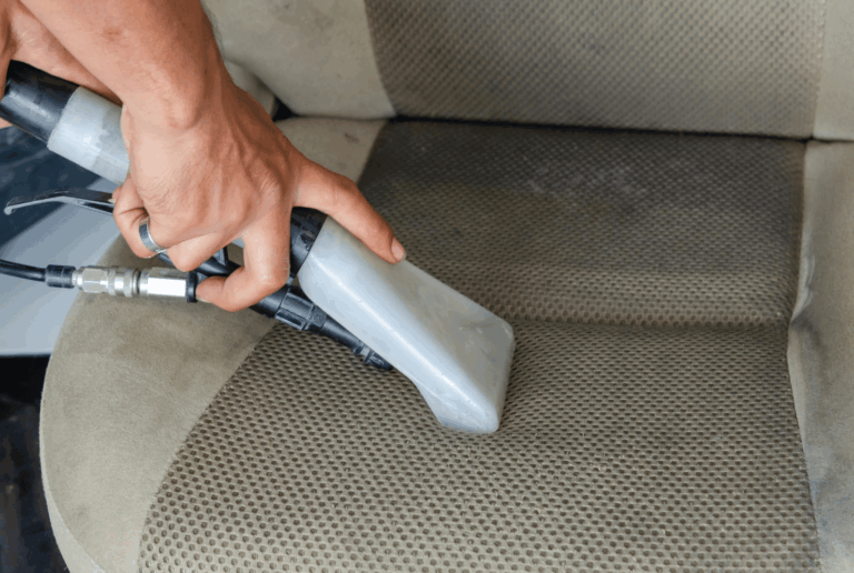 Astuces pour nettoyer des sièges de voiture en tissu