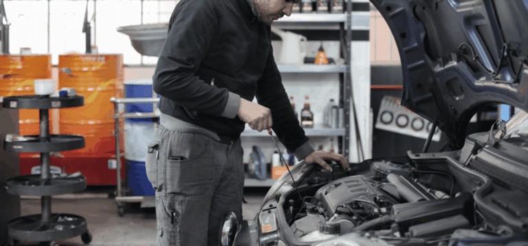 Comment laver sa voiture avant un contrôle technique ?
